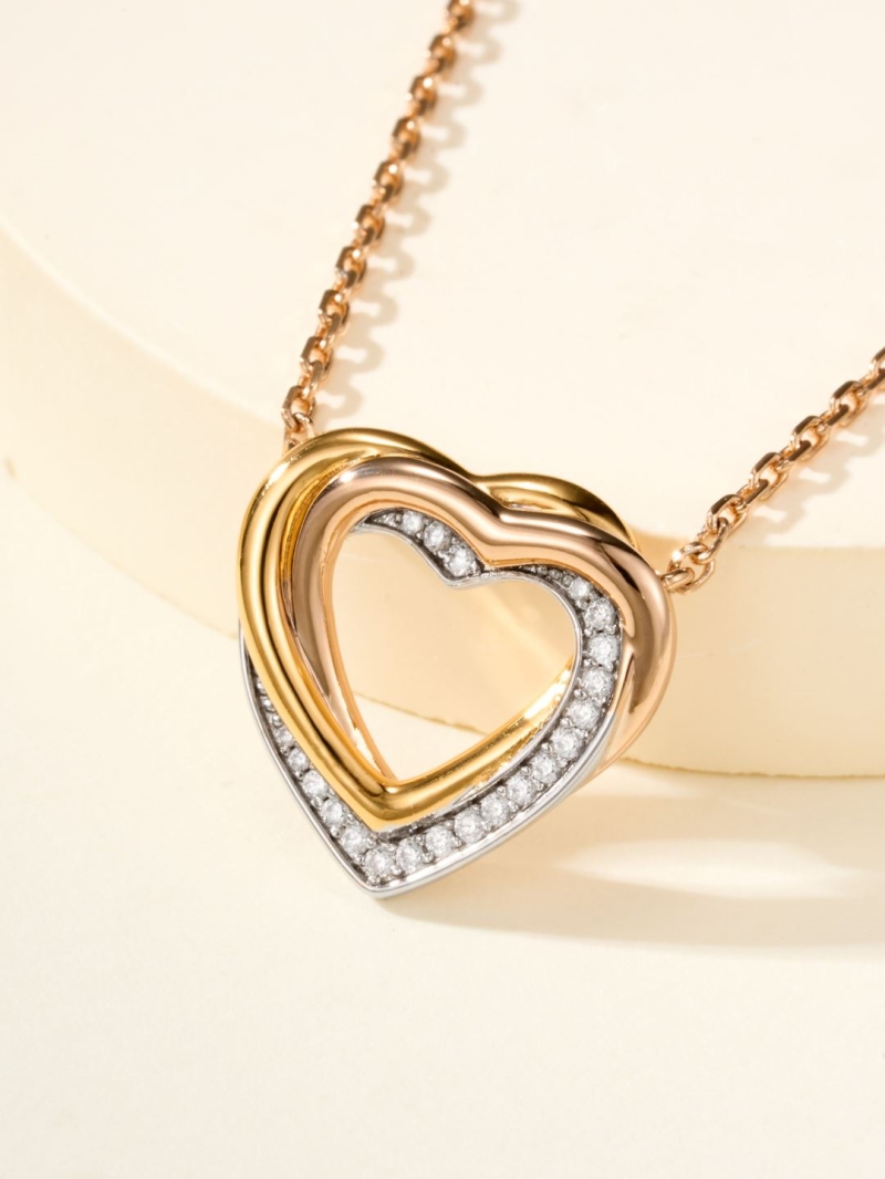 Ca*t1er necklaces
